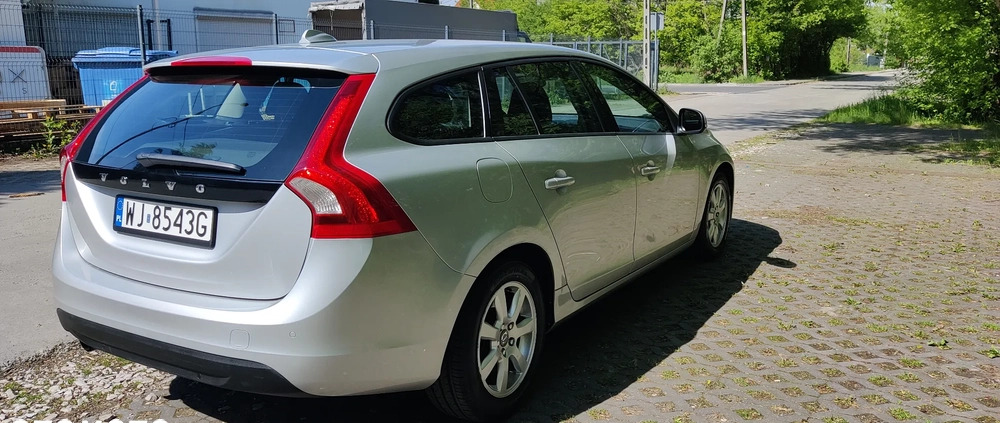 Volvo V60 cena 29900 przebieg: 253683, rok produkcji 2011 z Warszawa małe 121